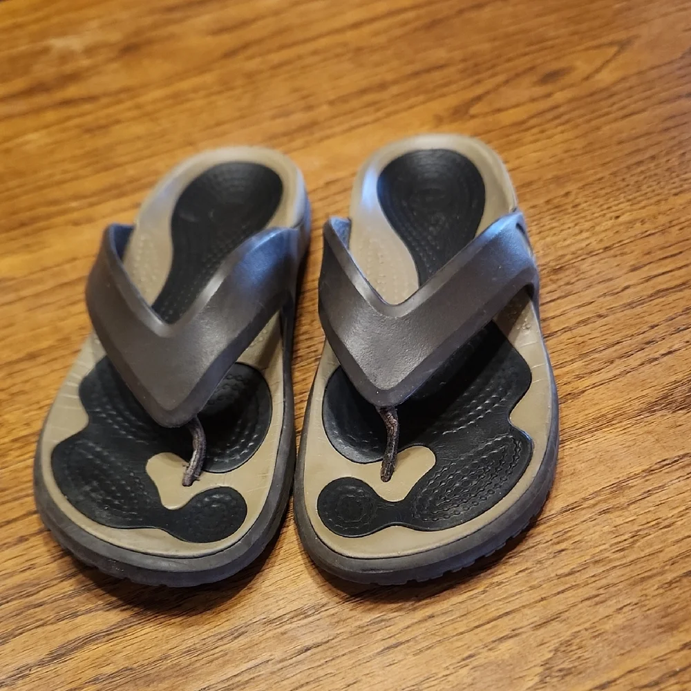 Crocs Flip Flop Size M9 W11